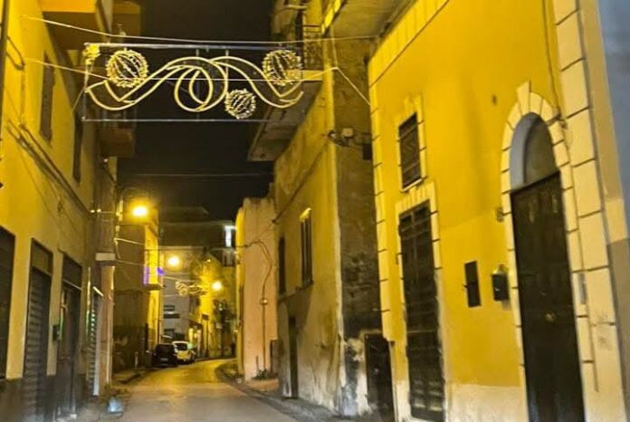luci promesse natale a buio boscoreale2 Luci promesse, buio reale: il Natale a Boscoreale resta spento