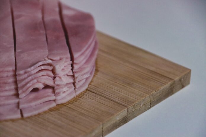 prosciutto Prosciutto cotto e tumori, cosa dice davvero la scienza sui salumi