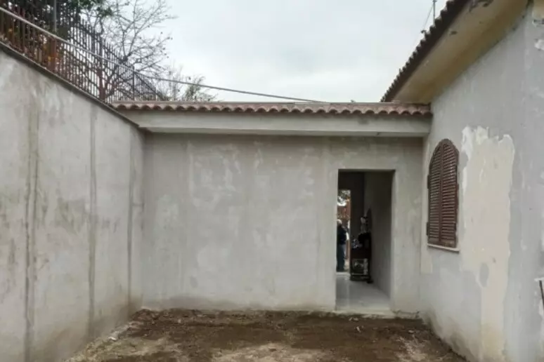 Abusivismo edilizio: abbattimento a Torre del Greco