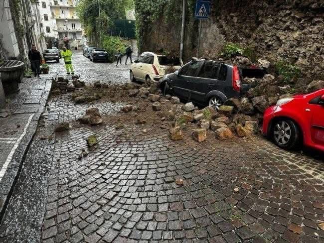 Castellammare, sfiorata la tragedia: torna l’allarme dissesto idrogeologico